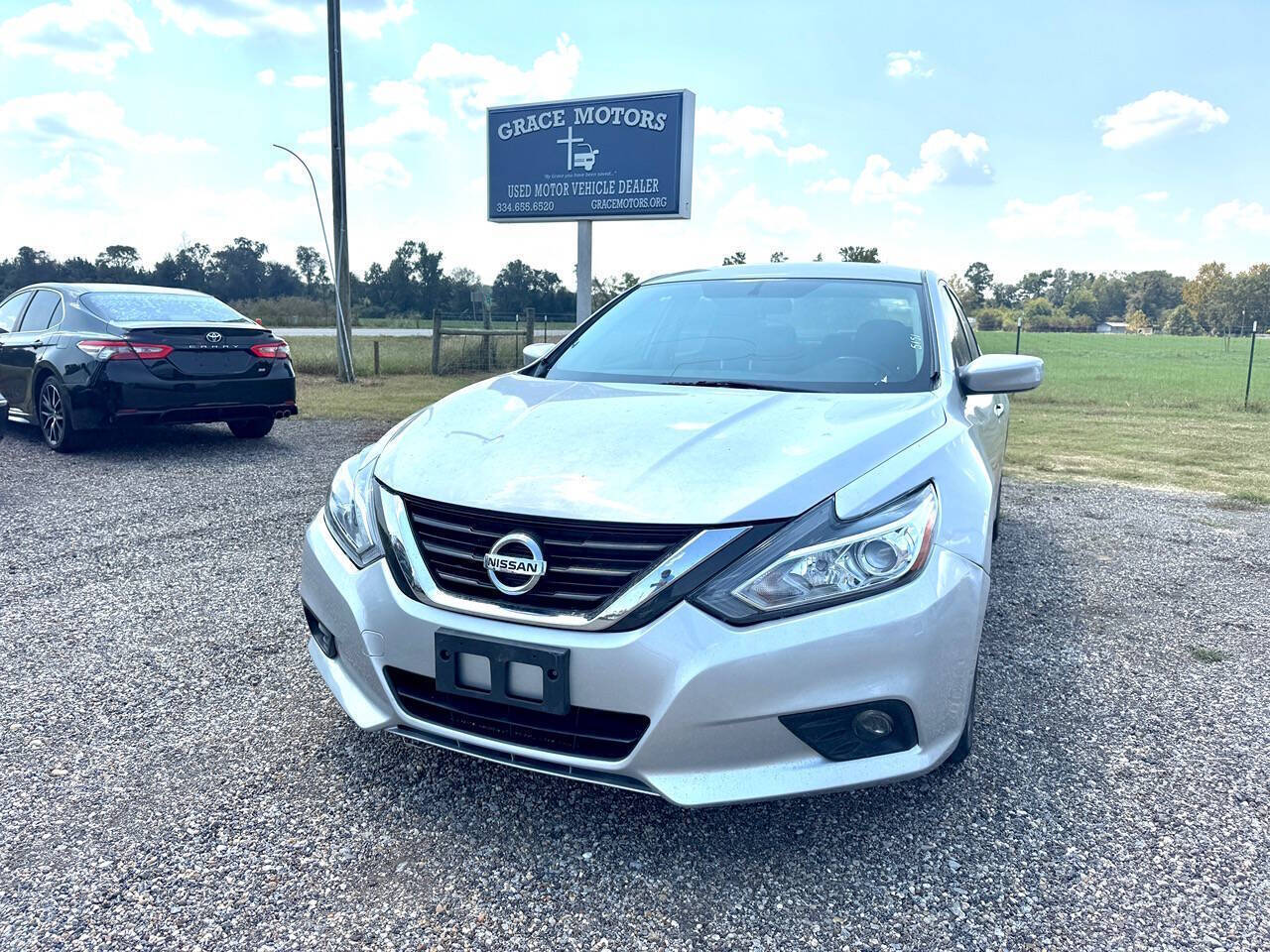 2017 Nissan Altima 2.5 SR photo 4