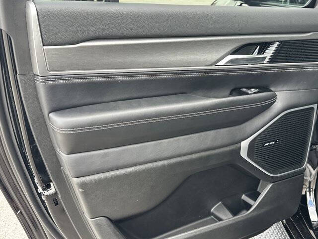 2025 Jeep Wagoneer L Carbide