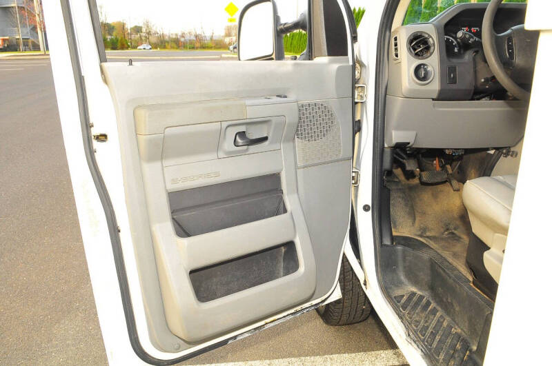 2012 Ford E-Series E-350 SD