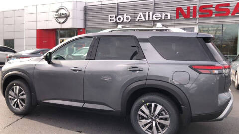 2025 Nissan Pathfinder SL