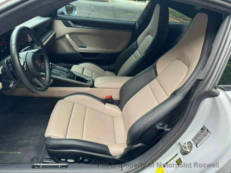 2025 Porsche 911 Carrera