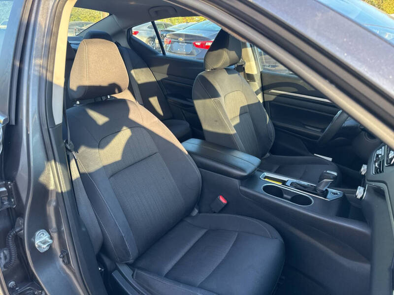 2022 Nissan Altima 2.5 SV