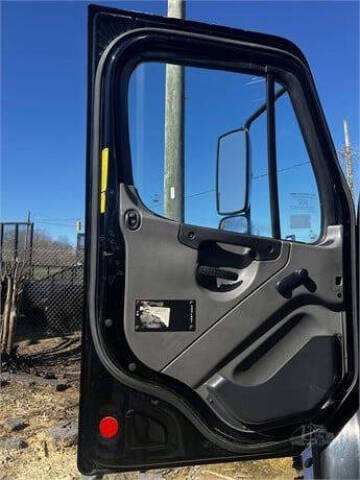 2007 Freightliner M2 106