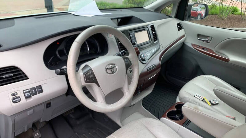 2012 Toyota Sienna