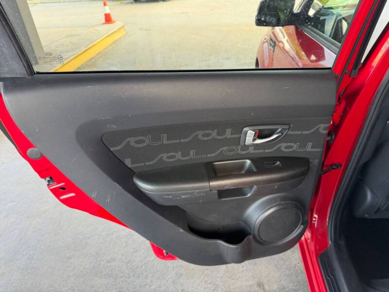 2013 Kia Soul +