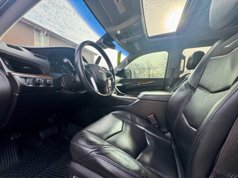 2017 Cadillac Escalade ESV Luxury