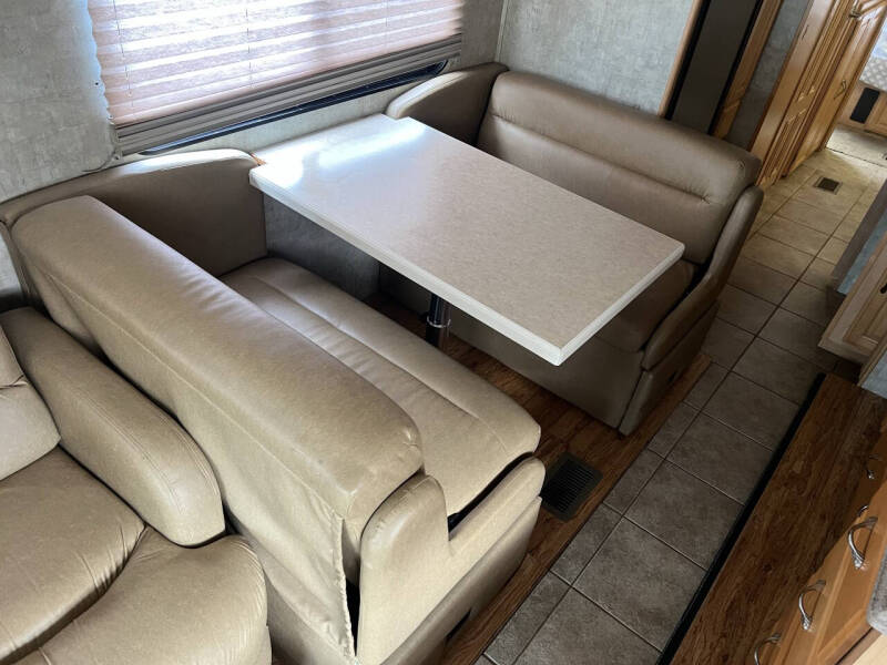 2005 Freightliner xc37