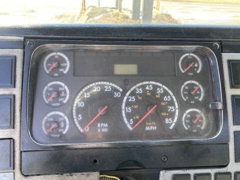 2002 Freightliner FL60