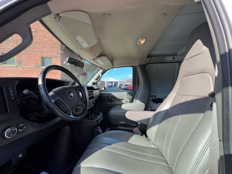 2021 Chevrolet Express 2500