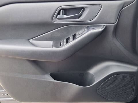 2025 Nissan Rogue S