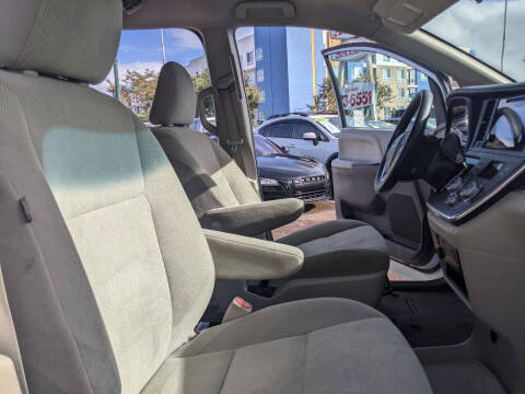 2017 Toyota Sienna L 7-Passenger