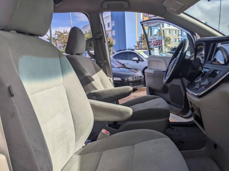 2017 Toyota Sienna L 7-Passenger