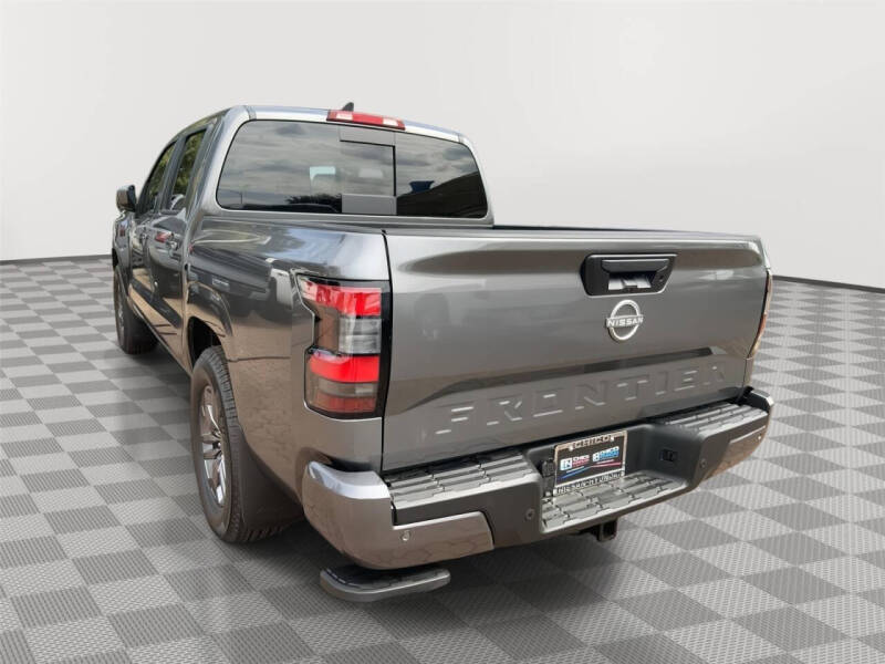 2025 Nissan Frontier SV