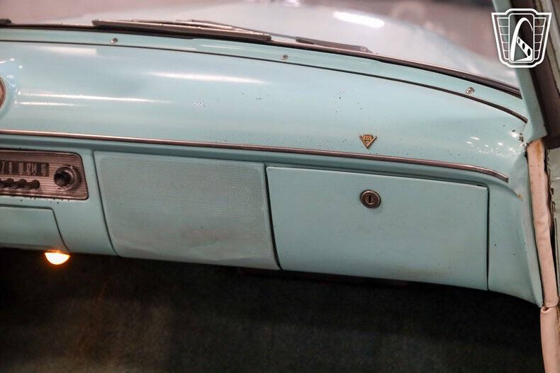 1953 Ford Crestline