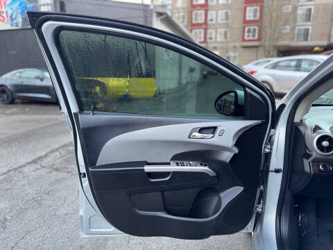 2017 Chevrolet Sonic Premier Auto