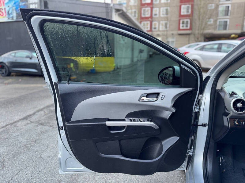 2017 Chevrolet Sonic Premier Auto