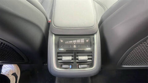 2026 Volvo XC90 B6 Plus 7P