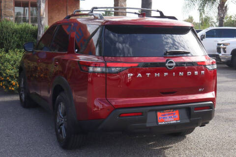 2022 Nissan Pathfinder SV