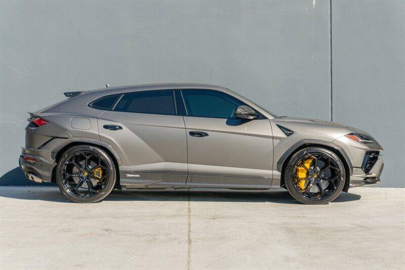 2024 Lamborghini Urus Performante