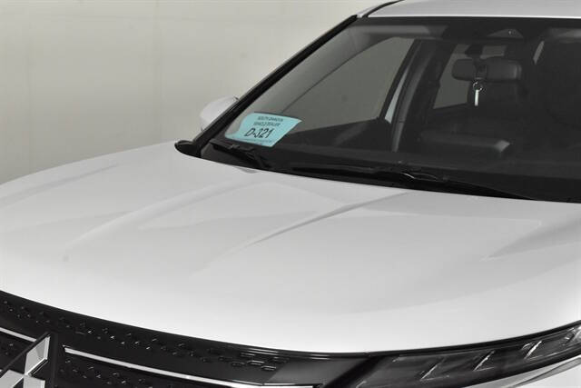 2024 Mitsubishi Outlander PHEV SE