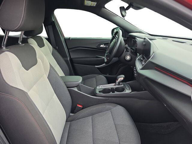 2025 Chevrolet Trax RS