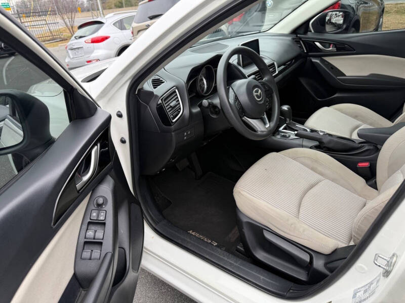 2016 Mazda MAZDA3 i Sport