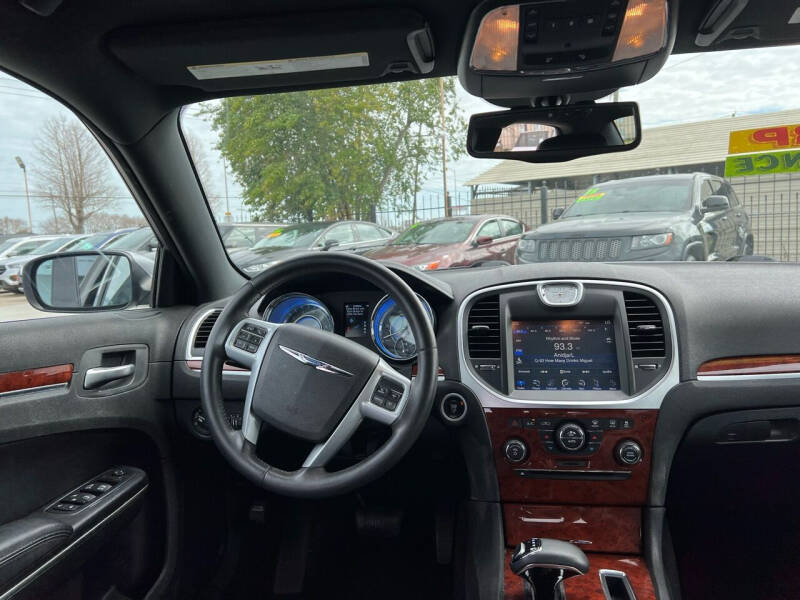 2013 Chrysler 300 Motown