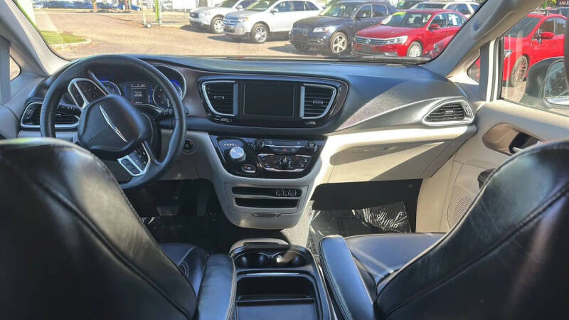 2021 Chrysler Voyager LXi