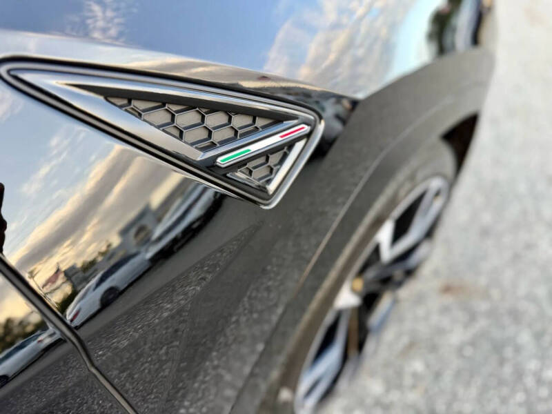 2024 Lamborghini Urus S