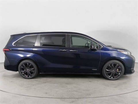 2021 Toyota Sienna XSE 7-Passenger