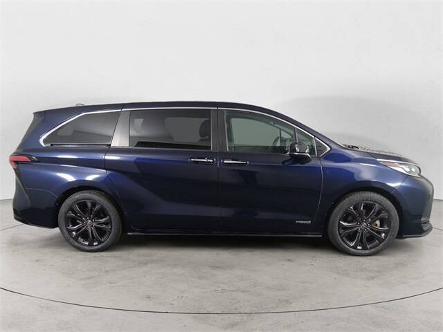 2021 Toyota Sienna XSE 7-Passenger