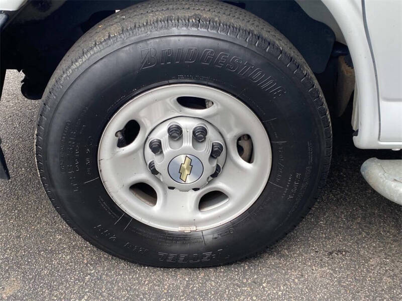 2023 Chevrolet Express 2500