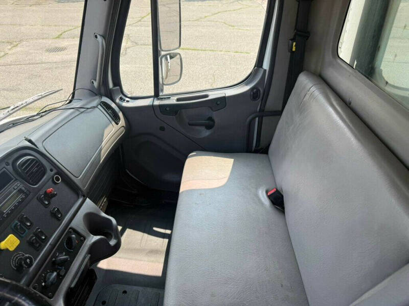 2016 Freightliner M2 106
