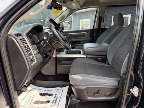 2016 RAM 1500 SLT