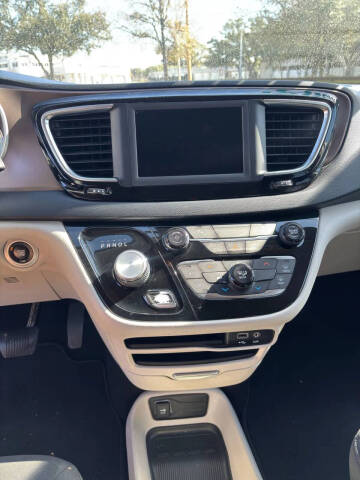 2019 Chrysler Pacifica L