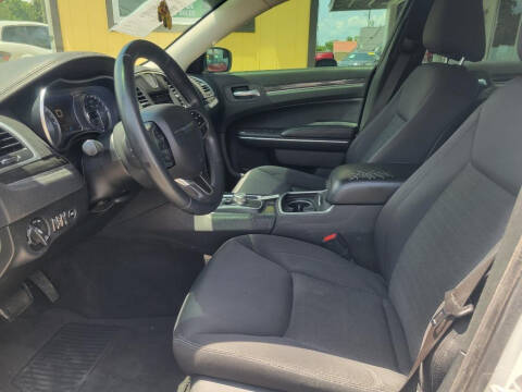 2018 Chrysler 300 Touring