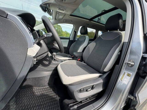 2025 Volkswagen Taos SE 4Motion