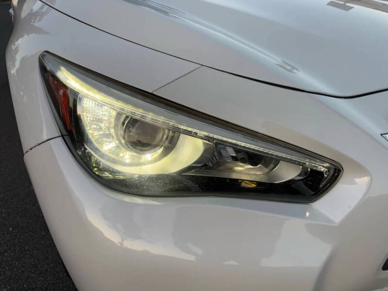 2015 Infiniti Q50 Premium