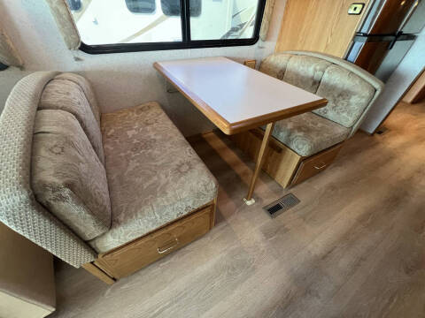 2001 Winnebago Journey 36L