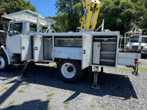 2003 Freightliner FL70