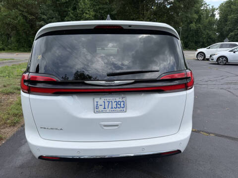2024 Chrysler Pacifica Touring L