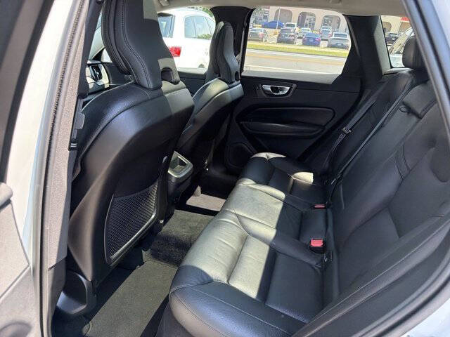 2025 Volvo XC60 B5 Plus Dark Theme