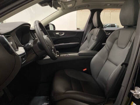 2025 Volvo XC60 B5 Plus Dark Theme