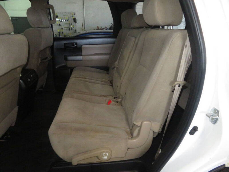 2016 Toyota Sequoia SR5