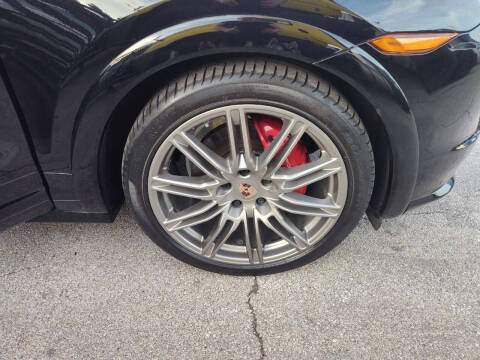 2014 Porsche Cayenne GTS