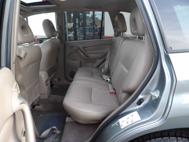 2005 Toyota RAV4