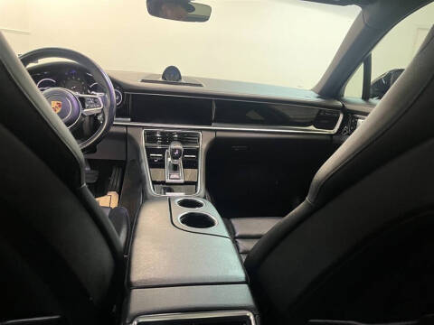 2018 Porsche Panamera 4