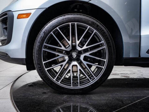 2026 Porsche Macan T