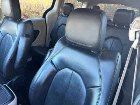 2020 Chrysler Pacifica Touring L