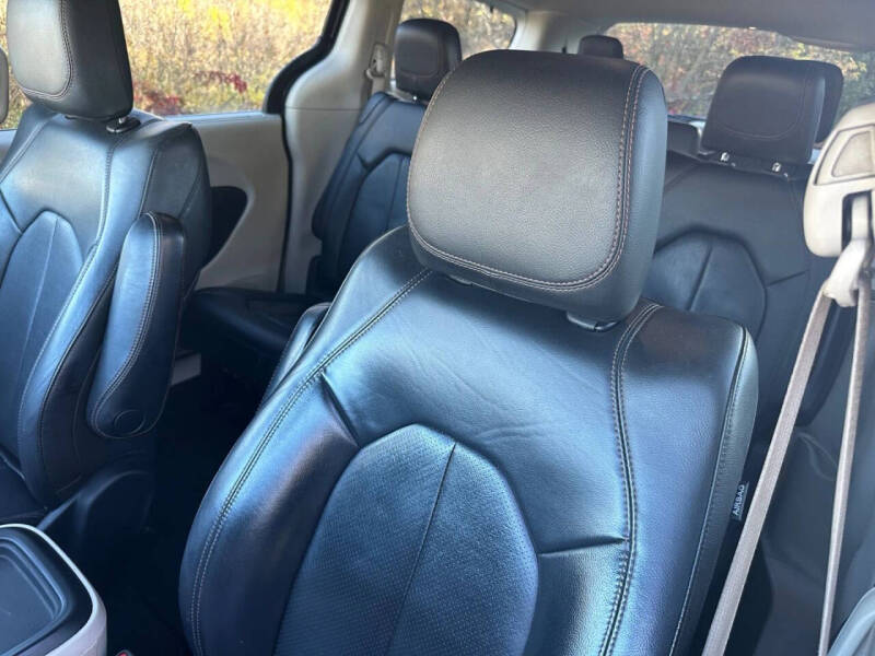 2020 Chrysler Pacifica Touring L